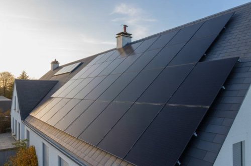 Panneaux solaires hybrides : produire électricité et chaleur sur un même toit